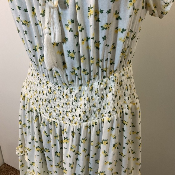 16. Justily Cream and Green Ruched Smocked Midi Sundress Size 1X - Picture 5 of 7